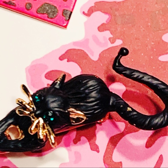 BETSEY JOHNSON Black Cat Pendant/Brooch Necklace - Picture 3 of 6